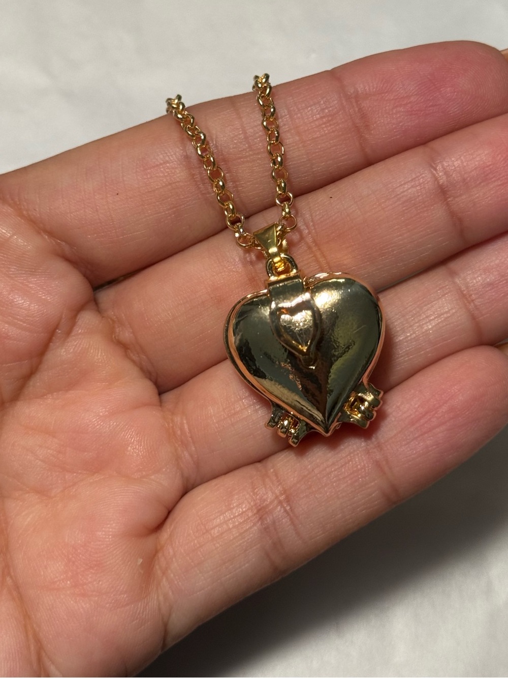 Vintage Gold Tone Four-Leaf Locket heavy 30Pendant Necklace